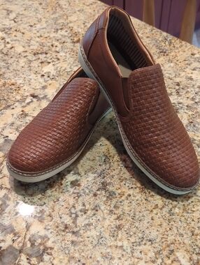 Sio Men's Brown Woven Slip-On Loafers